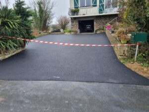 Préparation de cour et enrobage sur maroué