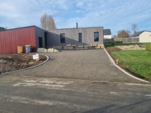 Préparation de cour et pose de pavé et bordurette sur Pleneuf